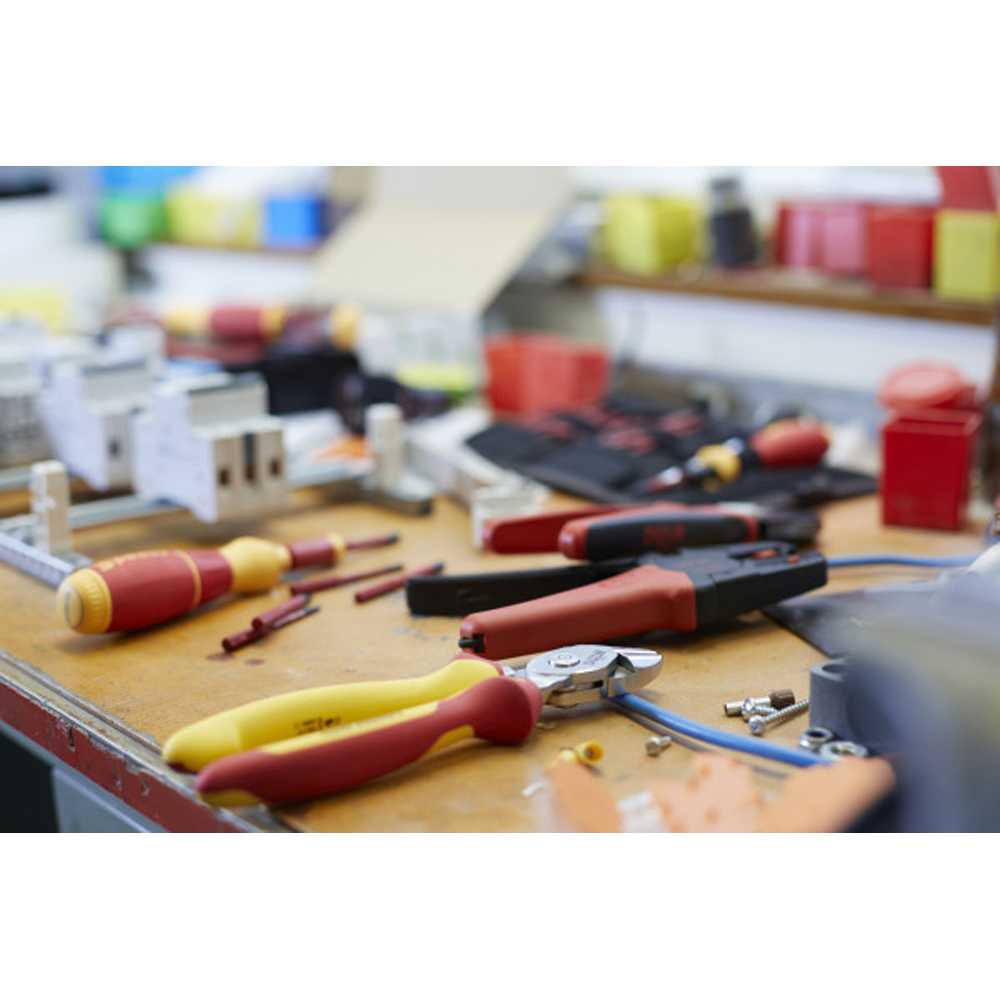 Wiha Professional BiCut® high-performance Diagonal Cutters with DynamicJoint®