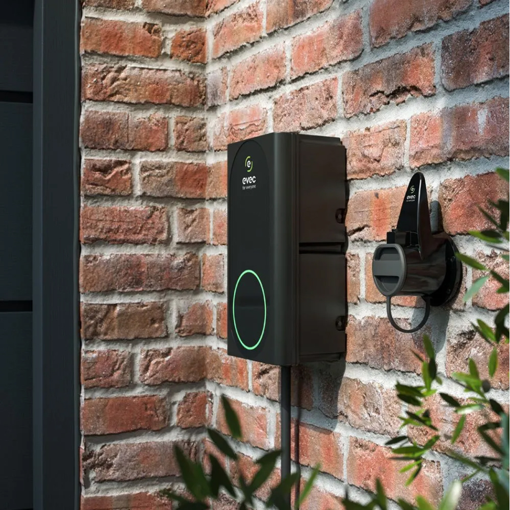 EVEC EV Charger 7.4kW Single Phase Tethered Type 2 VEC03