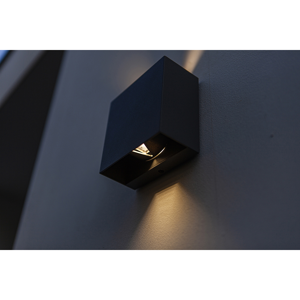 GEMINI BEAMS IP54 INTEGRATED LED WALL LIGHT IN MATT BLACK 400 LUMEN 3000K