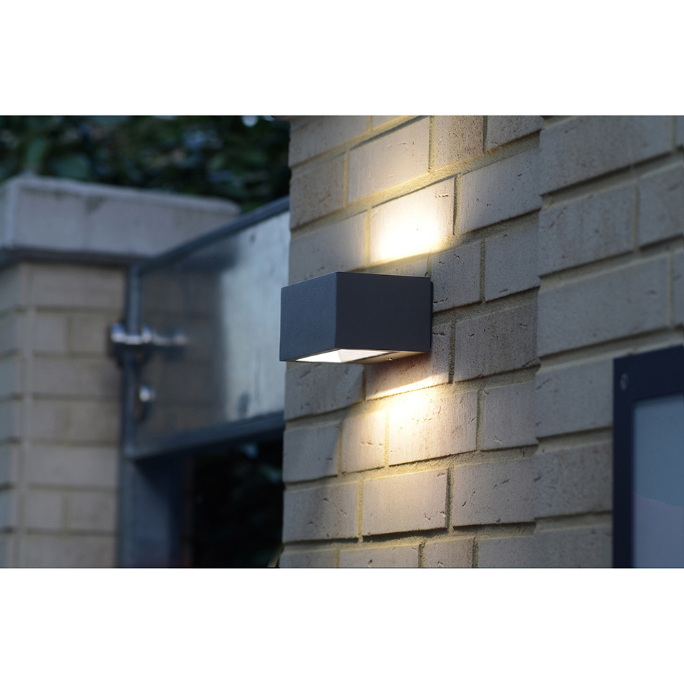 GEMINI IP54 INTEGRATED LED WALL LIGHT IN DARK GREY 500 LUMEN 4000K