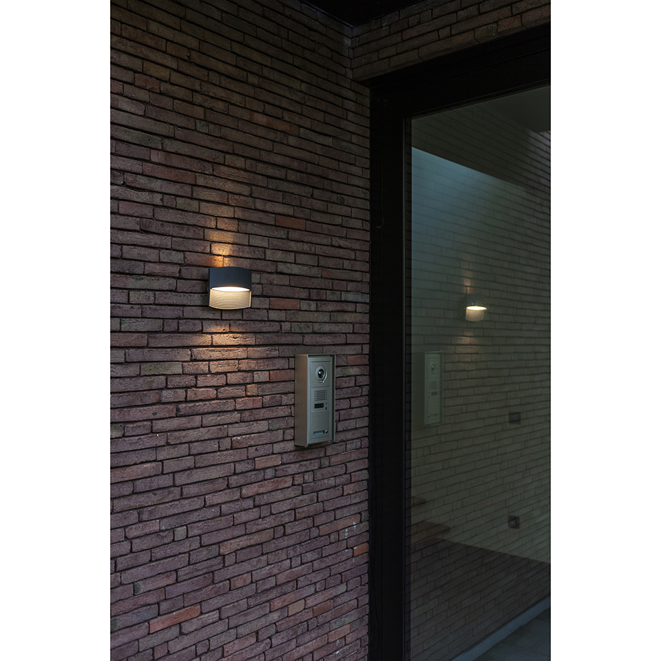 LOTUS IP54 INTEGRATED LED WALL LIGHT IN DARK GREY 500 LUMEN 3000K