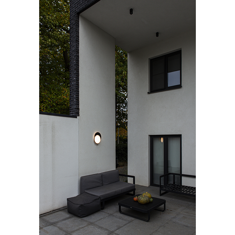 GOLETA IP54 INTEGRATED LED WALL LIGHT IN MATT BLACK 1700 LUMEN 4000/3000K