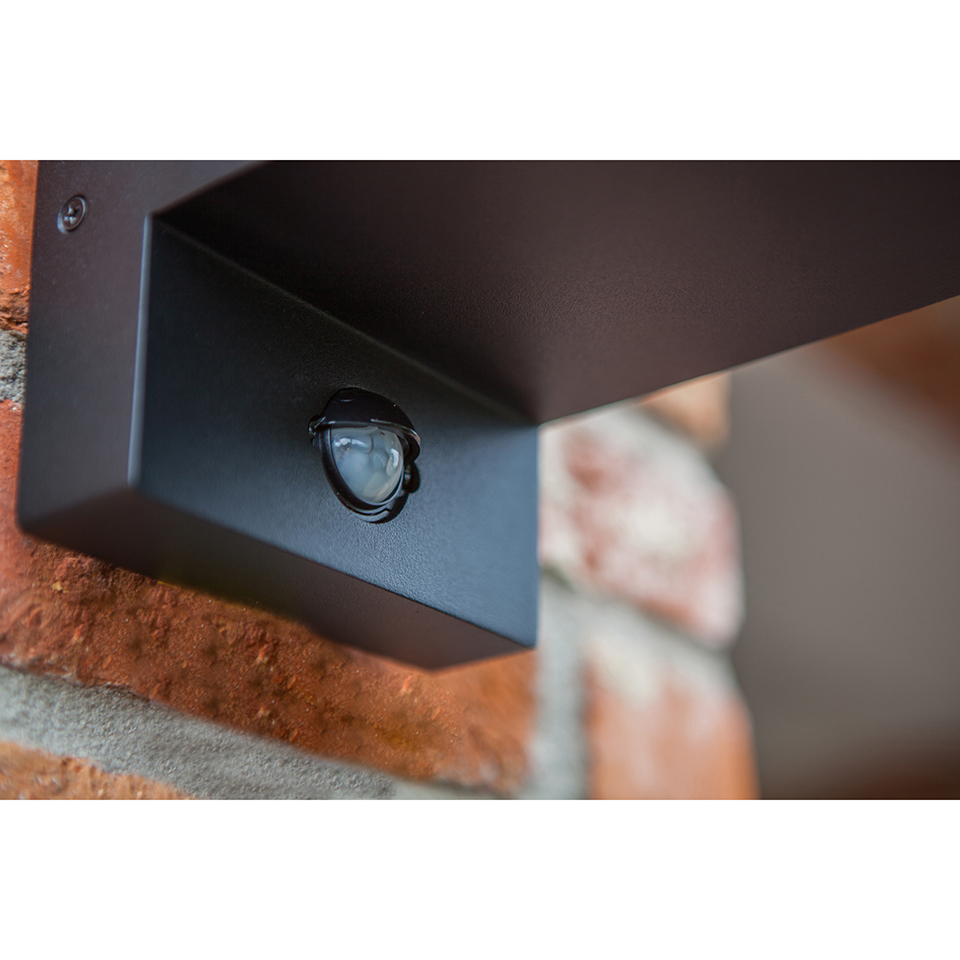 FLAIR PIR IP44 E27 WALL LIGHT IN MATT BLACK