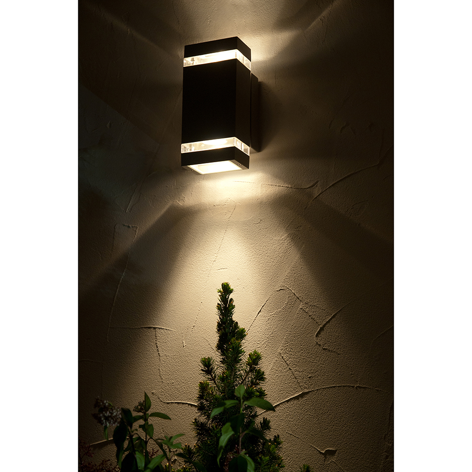 FOCUS IP44 INTEGRATED LED WALL LIGHT IN DARK GREY 300 LUMEN 4000K