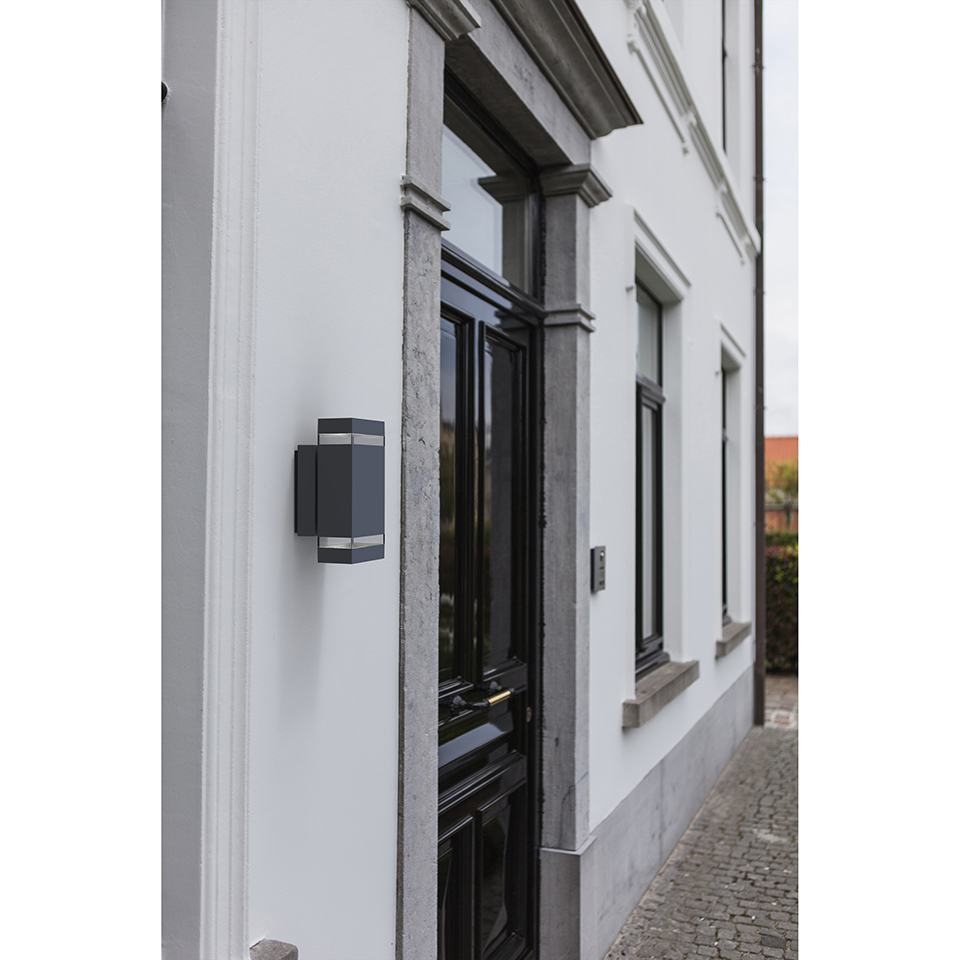 FOCUS IP44 INTEGRATED LED WALL LIGHT IN DARK GREY 300 LUMEN 4000K