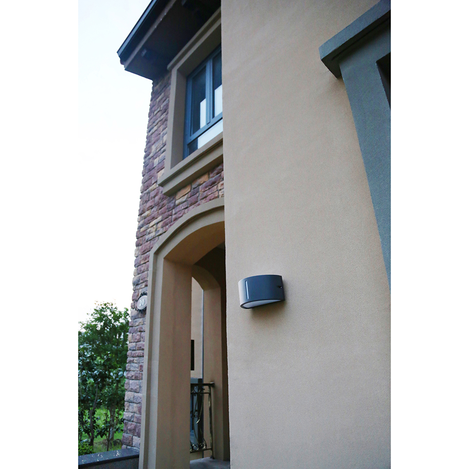 BONN IP54 E27 WALL LIGHT IN DARK GREY