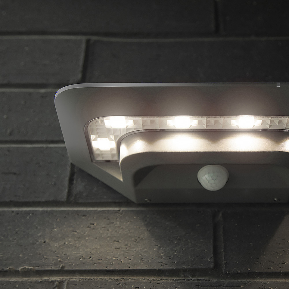 GHOST IP44 INTEGRATED LED SOLAR LIGHT IN SILVER 260 LUMEN 4000K