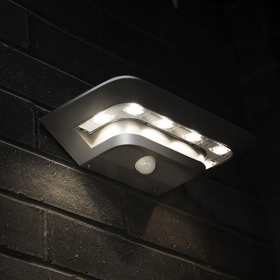 GHOST IP44 INTEGRATED LED SOLAR LIGHT IN SILVER 260 LUMEN 4000K
