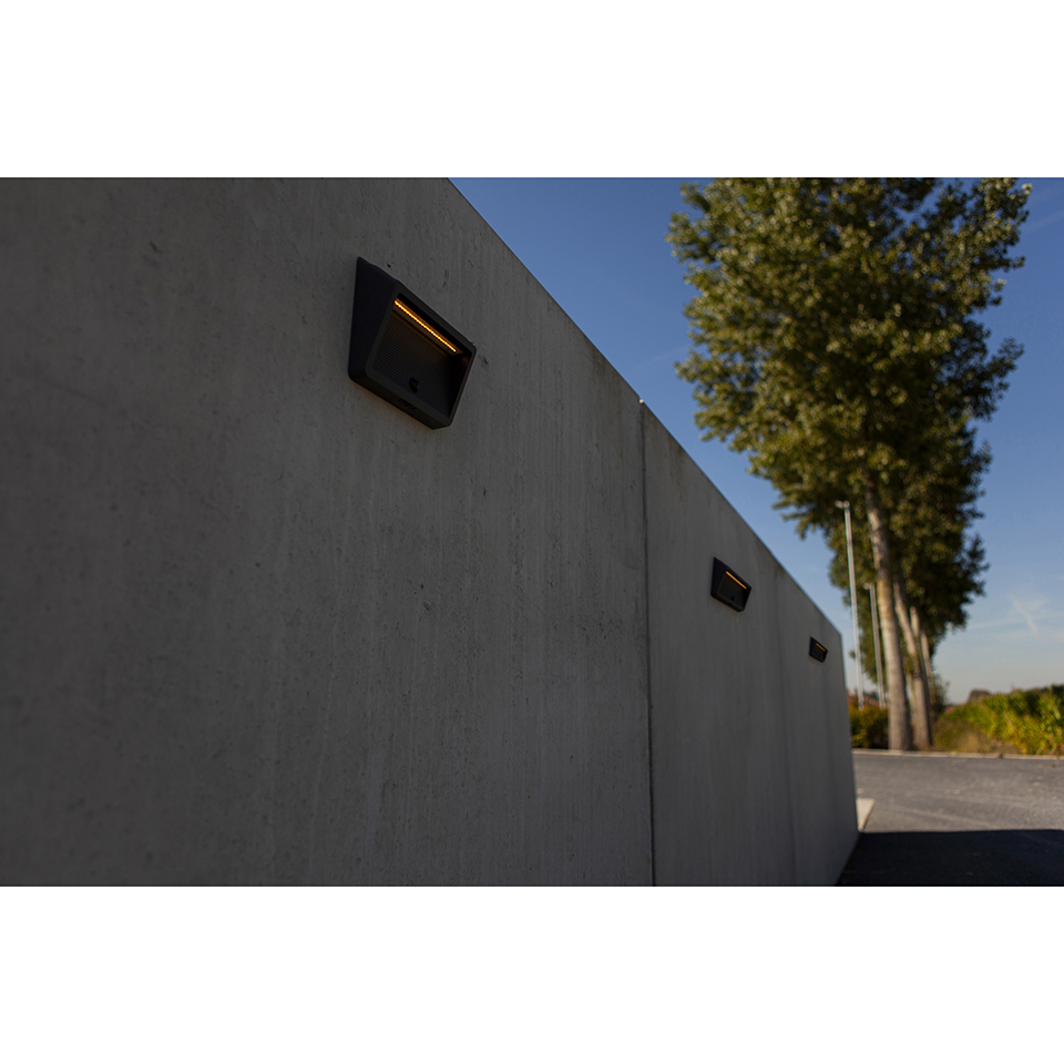 LINKO SOLAR LED WALL LIGHT PIR DARK GREY