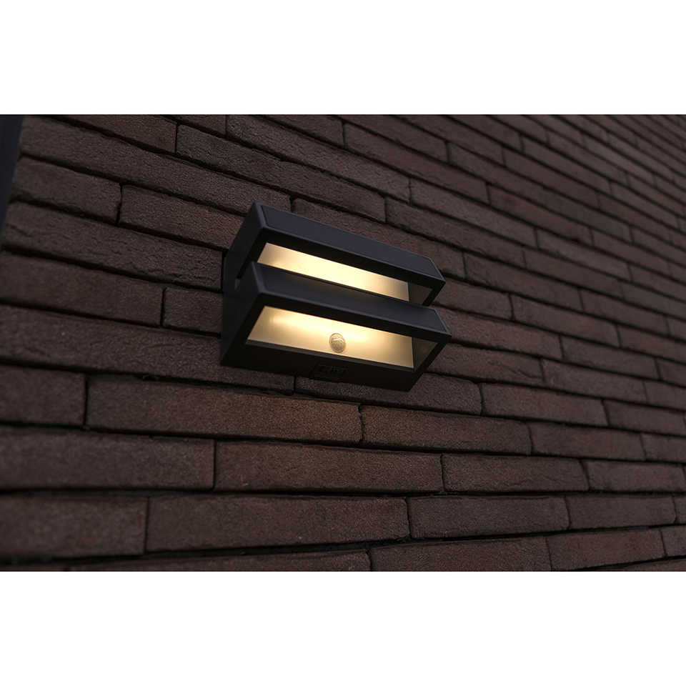 BARLO SOLAR LED WALL LIGHT PIR DARK GREY