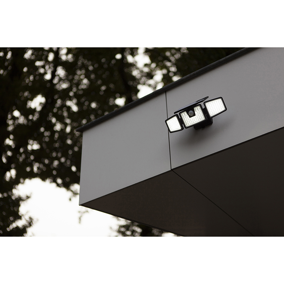 BRITI SOLAR LED WALL 3 LIGHT PIR BLACK
