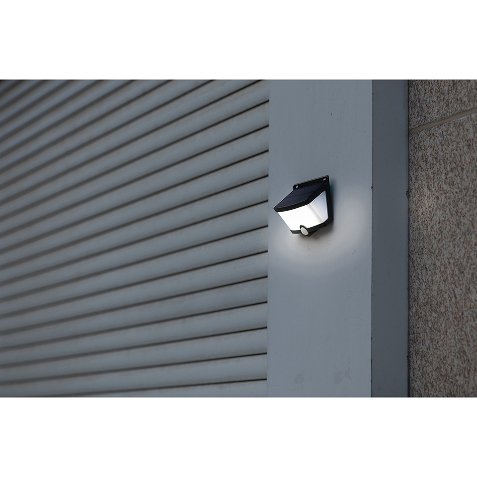 CUE SOLAR IP44 INTEGRATED LED WALL LIGHT IN DARK GREY 500 LUMEN 5000K