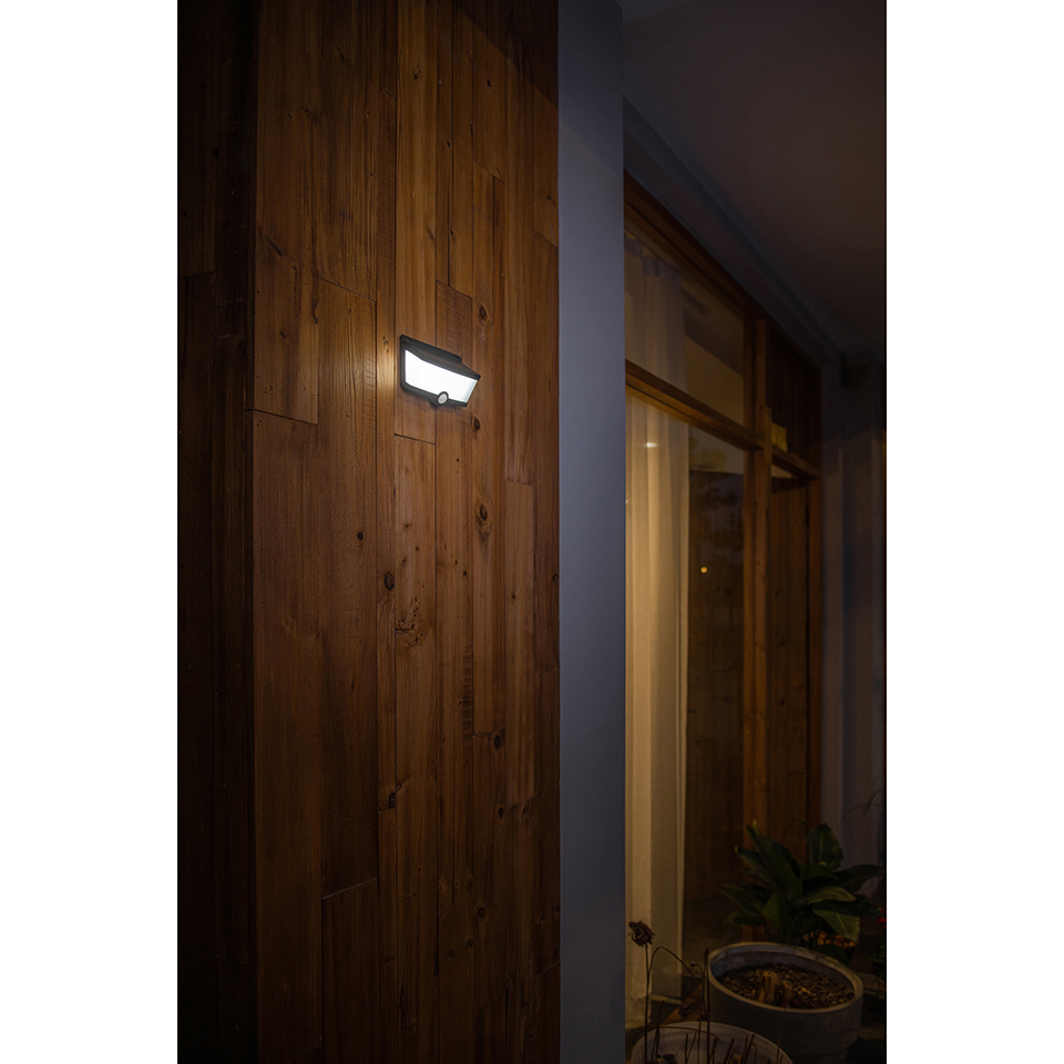 CUE SOLAR IP44 INTEGRATED LED WALL LIGHT IN DARK GREY 500 LUMEN 5000K