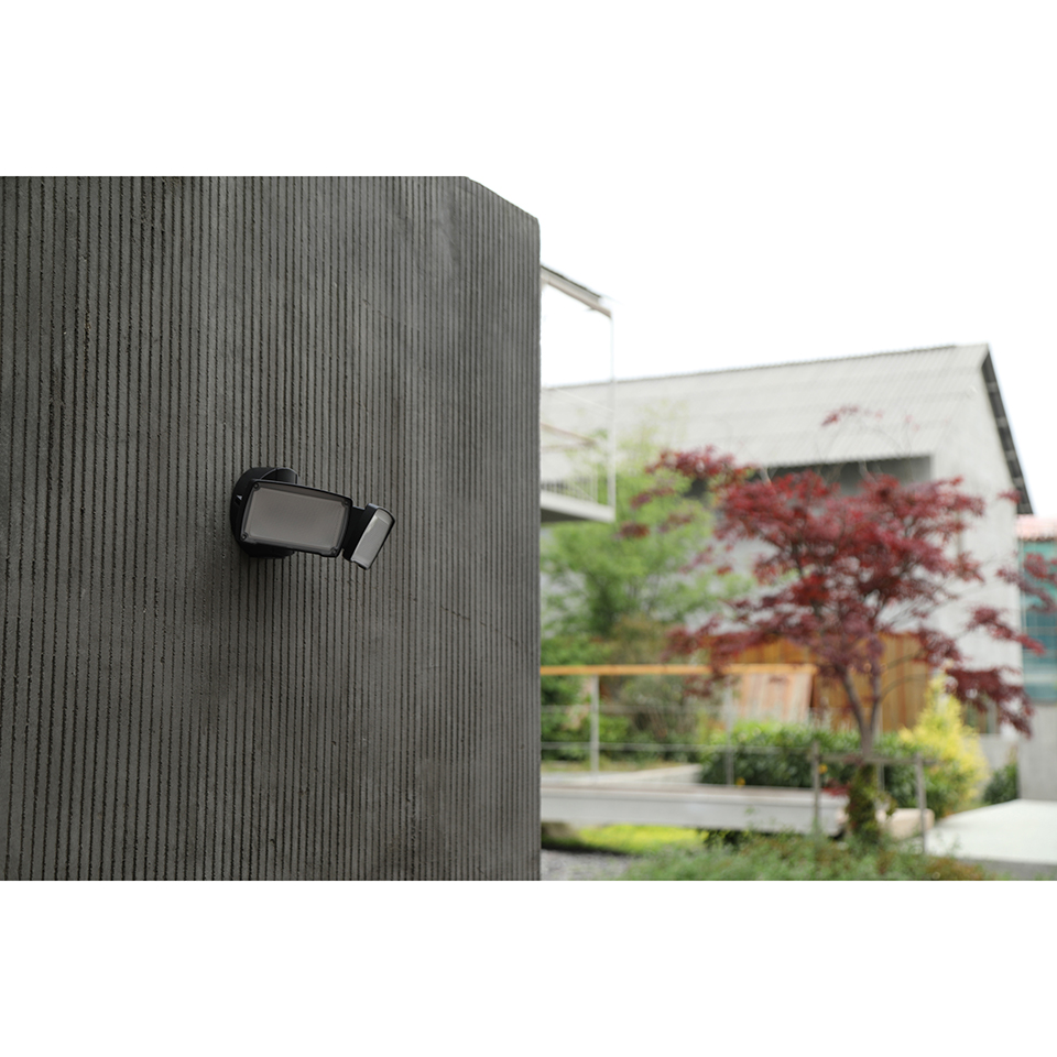 CHIMERA IP54 INTEGRATED LED FLOODLIGHT IN BLACK