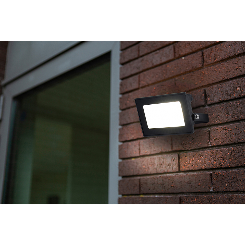HALO 20W, 2400lm LED Floodlight
