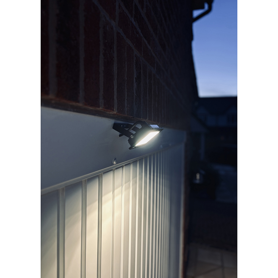 HALO 20W, 2400lm LED Floodlight