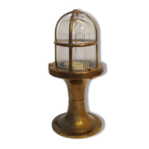 Wellington Post Lantern (Antique Brass)