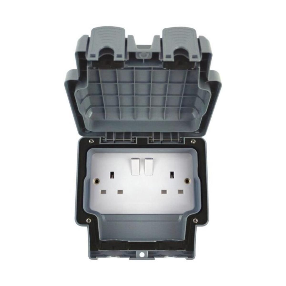 Selectric SS66PRO-D 2 Gang Switched SP Socket IP66 13A